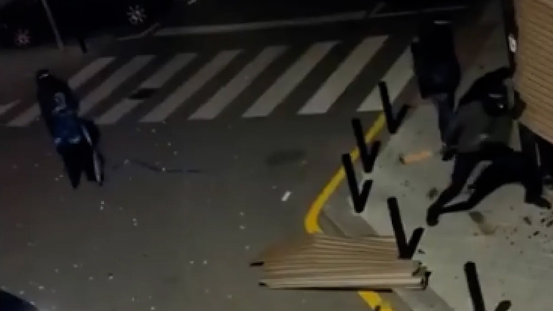 Vecinos de Fuente el Saz (Madrid), a pedradas contra unos aluniceros