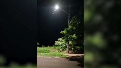 Moradora reclama da falta de luz na Rua Panorama, no Bairro Universitário