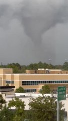 Video captures funnel cloud forming over Texas