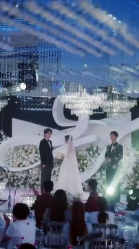 [Completed] On her wedding day, she realized she had married the wrong person. She immediately called off the wedding, causing her fiancé's family to lose face. Everyone mocked her for being ungrateful and predicted she would be torn