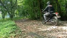 Test Ride di Jalann bebatuan dan kemiringan jalanan sekitar 10 derajat.