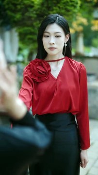 Mi ex de hace años resultó ser la profesora de mi hija… y aún sigue enamorada de mí