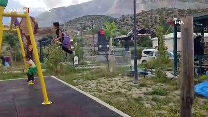 Tortum Şelalesi girişindeki köprü korku saçıyor!