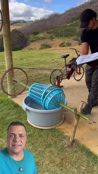 Olha essa ideia genial para lavar e secar roupa sem gastar energia! 🤯🧺🚴‍♂️