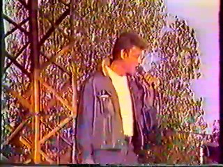1985 – Johnny Hallyday – Chanteurs Sans Frontières (Parc de la Courneuve – 13 Octobre)