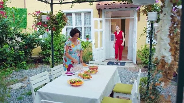 Pájaro soñador - Erkenci Kuş Capitulo 18 (Audio Español) - Pájaro soñador - Erkenci Kus (720p, h264, youtube)