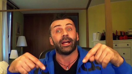 Roy un gigolo per carezze e complimenti