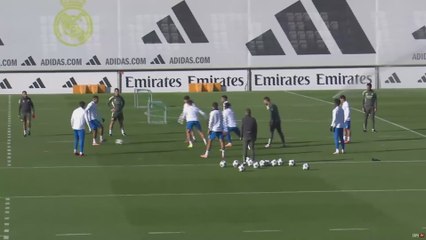 El regalo envenenado de Vinicius a Xabi Alonso