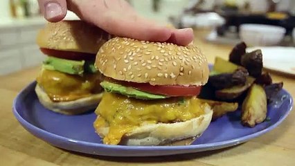 The Simple Ingredient That Makes Turkey Burgers Much Juicier.mp4