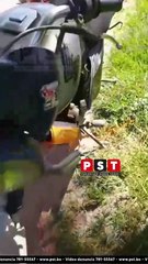 VECINOS DE TAVAGUAZÚ FRUSTRAN ROBO DE PORTÓN Y QUEMAN LA MOTOCICLETA DE UNO DE LOS DELINCUENTES