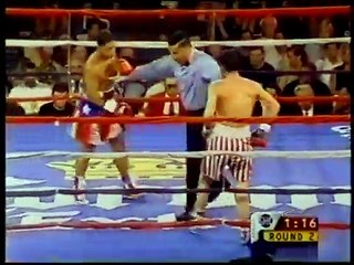 Hector Camacho Jr vs Philip Holiday - Showtime 7-29-2000