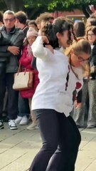 Flashmob a Messina, piazza Cairoli si colora di rispetto e consapevolezza