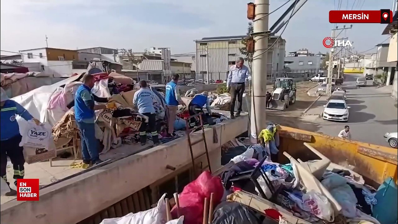 Mersin’de çöp ev temizlendi, 10 kamyon atık çıkarıldı