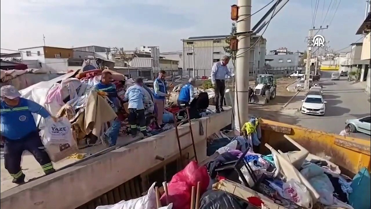 Bir ‘çöp ev’ vakası daha: 10 kamyon çöp çıktı