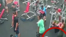 Gym girl fight !! 😱
