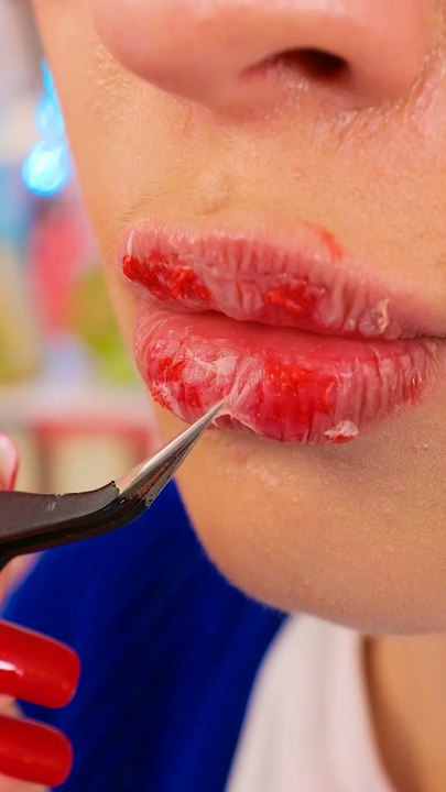 🤯 Lipstick mishap caught on camera! Funniest comment gets pinned!