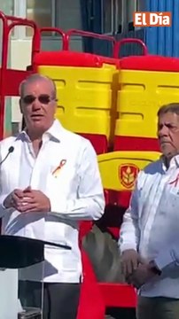 Abinader entrega equipos a Agricultura para tecnificar producción y reducir mano de obra extranjera