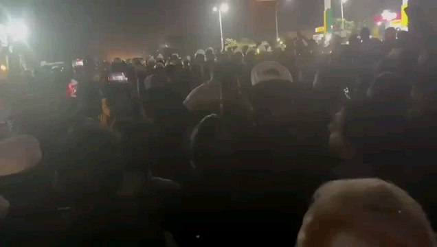 ‏عمران خان کی بہنوں نے عمران خان سے ملاقات نہ کروانے پر اڈیالہ جیل کے باہر دھرنا دیا ہوا ہے سیالکوٹ سے چوہدری طارق محمود (آف رچھاڑہ) اظہار یکجہتی کے لیے کارکنان کے ہمراہ موجود ہیں