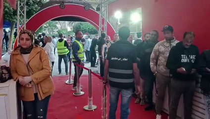 توافد عدد كبير من الناخبين بعد فترة الراحه في مدرسة عابدين الثانوية بوسط البلد