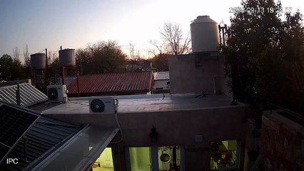 Imágenes obtenidas por cámaras de seguridad del meteorito que cayó en La Pampa