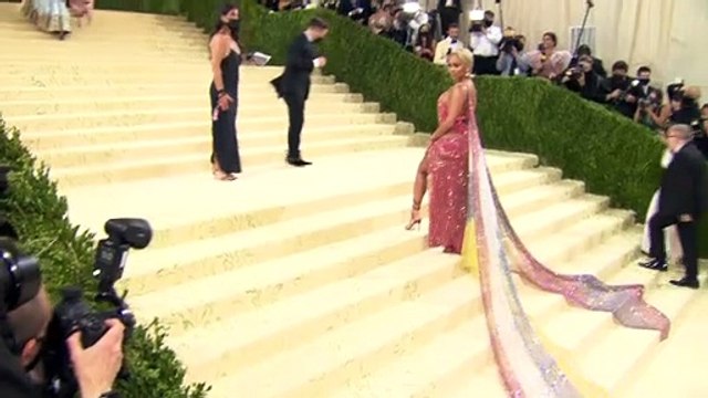 Drake Explains How He Faked It Until He Made It & J Balvin Apologizes For 'Perra' Music Video