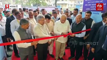 નવસારી: CM ભુપેન્દ્ર પટેલે આઇકોનિક બસપોર્ટ સહિત 457 કરોડના કામોનું કર્યું લોકાર્પણ, મુખ્યમંત્રીએ સ્ટેજ પરથી નીચે ઉતરી વયોવૃદ્ધ મહિલાના લીધા આશીર્વાદ