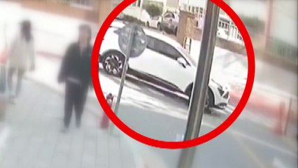 이면도로 유턴 차량에 부딪힌 모녀...초등생 딸 숨져 / YTN