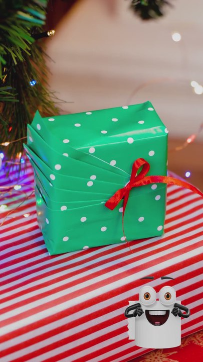 Easy Xmas decor + gift-wrapping hack! 🎄🎁✨ #christmasdiy