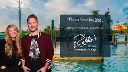 Rob + Holly at Robbie's of Islamorada