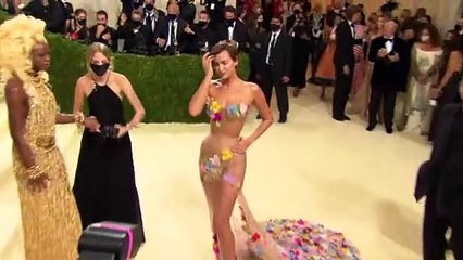 Irina Shayk & Bradley Cooper Fuel Reconciliation Speculation At Premiere Of His New Movie