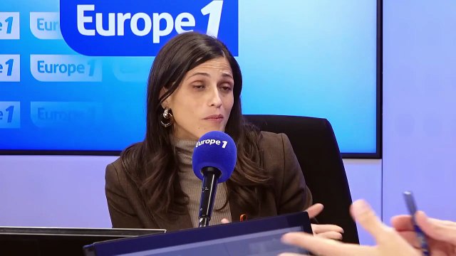 Éléonore Caroit appelle à «se détacher de l'obsession présidentielle et «se concentrer sur le temps présent, parce qu'on a des choses à faire aujourd'hui pour la France»