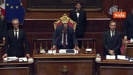 La Russa ricorda Ornella Vanoni in Aula e chiede un minuto di silenzio. Poi, l'applauso dei Senatori