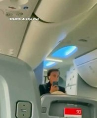 Bajaron del avión al "Puma" José Luis Rodríguez