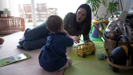 Thousands of Victorian women missing out on free midwife service due to eligibility and demand