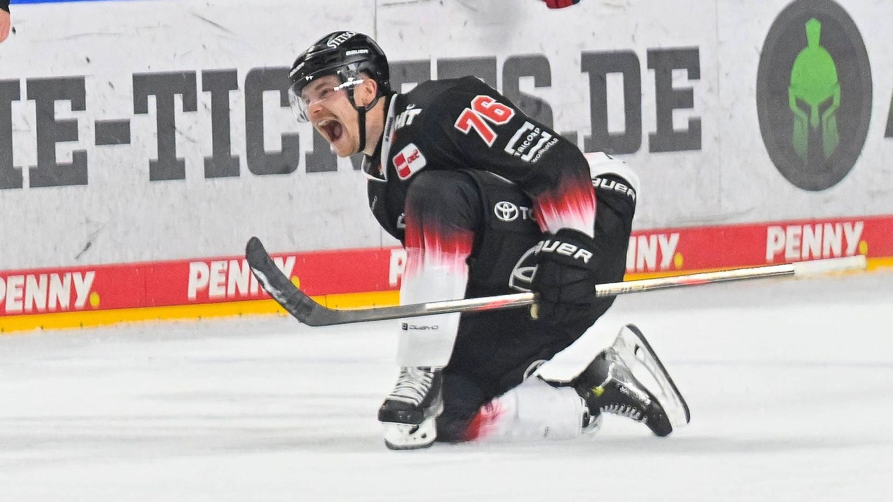 Haie gewinnen Penalty-Krimi: Schnarr lässt die Halle beben