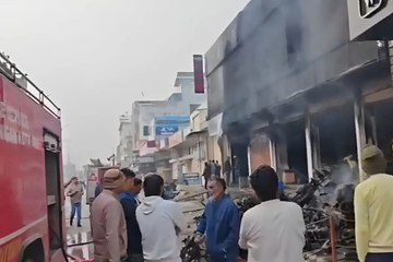 Kota Fire: सुबह-सुबह शोरूम में लगी आग