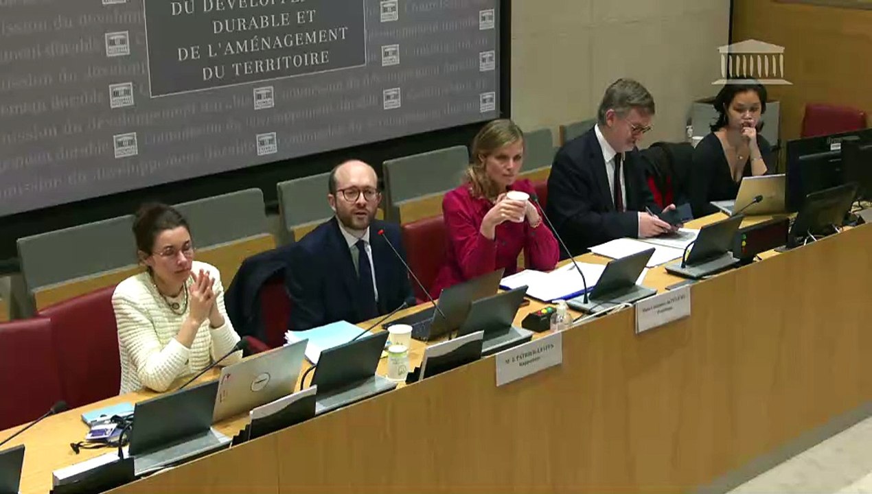 Baisse de la natalité en France : Mmes Sarah Legrain et Delphine Lingemann, députées, auteures du rapport sur les politiques d’accompagnement à la parentalité - Mardi 25 novembre 2025