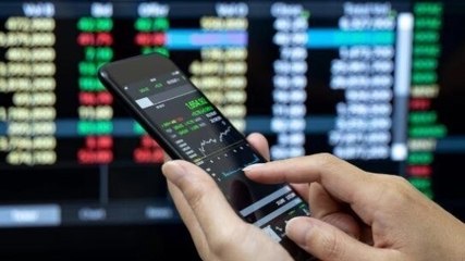 Looking to invest now? These stocks are gaining momentum