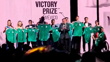 Mikel Arriola presenta a 12 atletas que apoyarán al Tri en el Mundial 2026 y formarán parte de la campaña "Hecho en México"