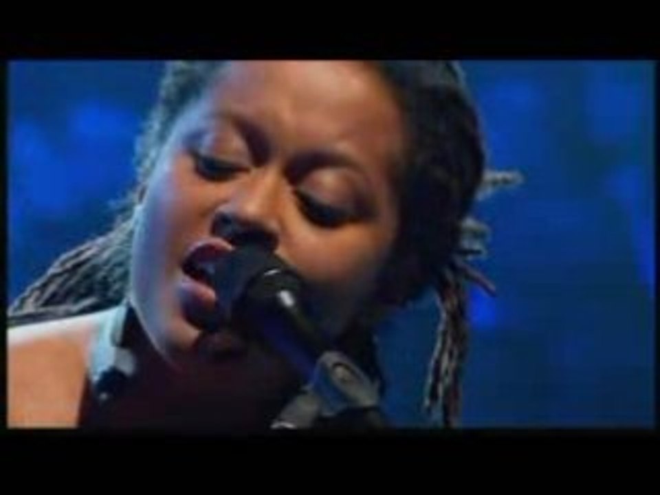 Sara Tavares - Bom Feeling (Live)