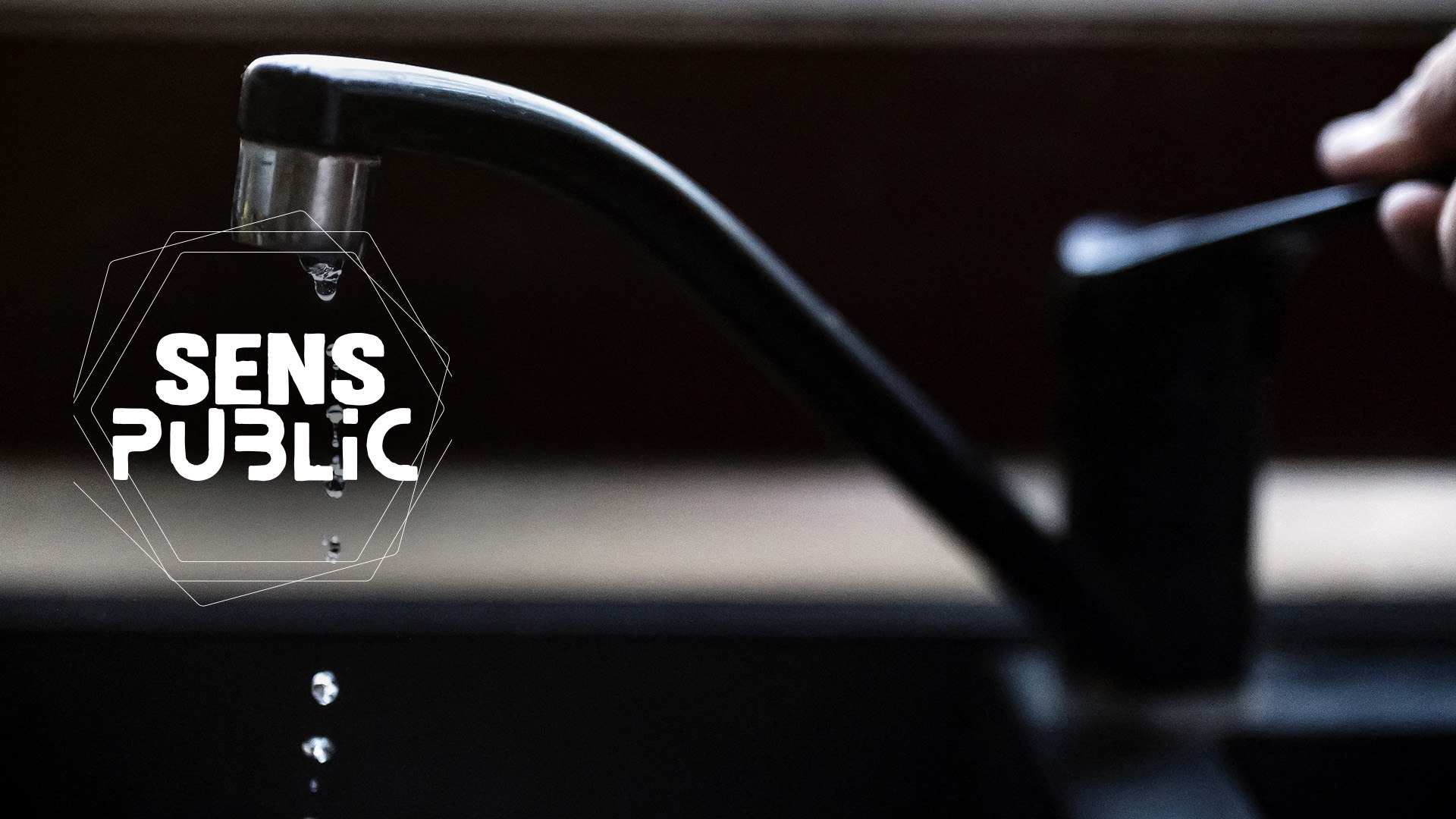 Pollution : peut-on encore boire l'eau du robinet ?