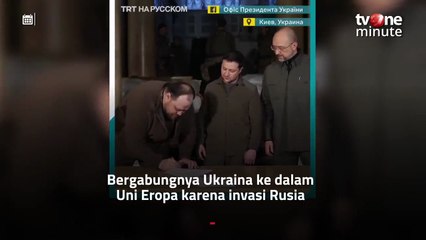 Volodymyr Zelensky Resmi Menandatangani Masuknya Ukraina Ke Uni Eropa  tvOne Minute