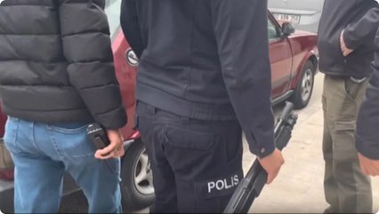 Bir kadın, kocası ve kız kardeşini bıçakla yaraladı