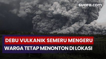 Viral! Warga Tetap Menonton Saat Debu Vulkanik Semeru Menggulung Jembatan Besuk Kobokan