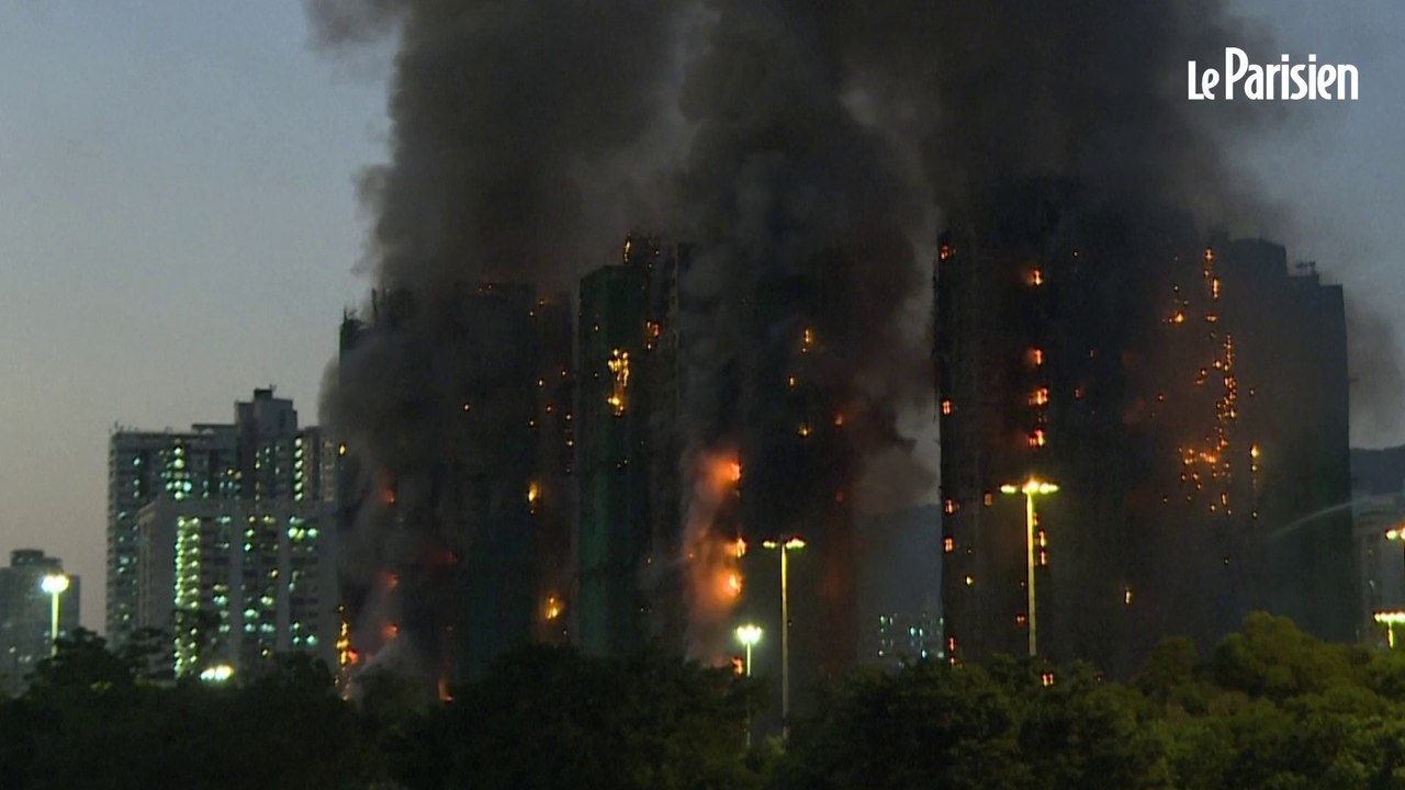 Hongkong : un immense incendie ravage plusieurs tours résidentielles