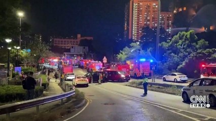 Hong Kong'da çok katlı binada dev yangın: Ölü ve mahsur kalanlar var
