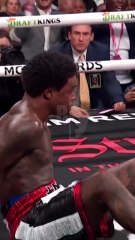 Errol Spence goes DOWN! Crawford's counter was LIGHTNING FAST!