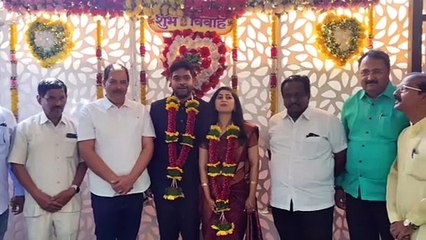 संविधान दिनाच्या निमित्ताने रजिस्टर लग्न; उच्चशिक्षित अपेक्षा आणि अंकितने मराठा समाजाला दिला आदर्श