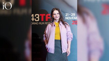 Juliet Binoche: «Smettiamo di credere alla favola dell’uomo che ci protegge»