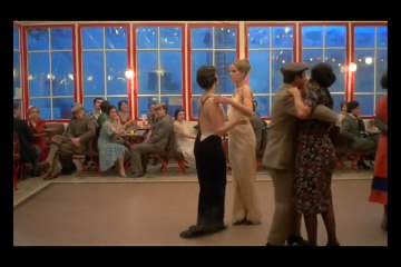 El conformista de Bernardo Bertolucci, 1970 - Clip de Anna y Giulia bailando juntas.mp4